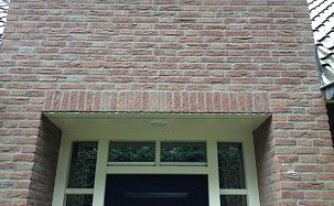 Фасадная плитка из кирпича ENGELS DONKERROOD GEREDUCEERD - Фото 
